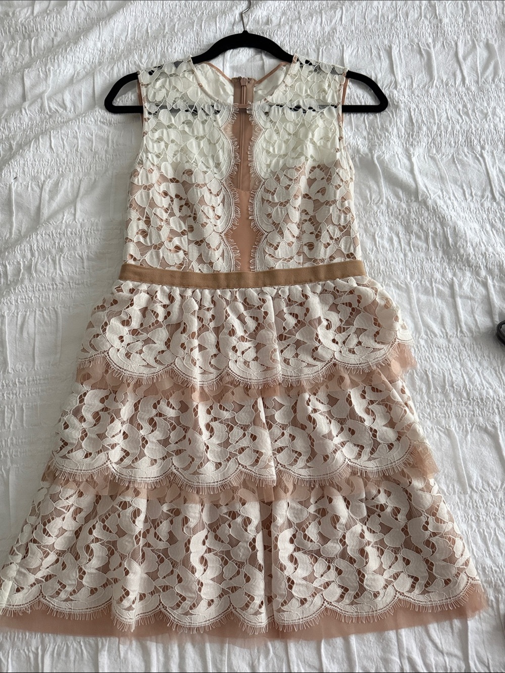 BCBG maxazria women Ivory and Blush Lace Tiered Dress